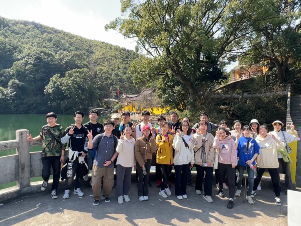 Team Building Activity, Jiufeng Park Walking Tour
